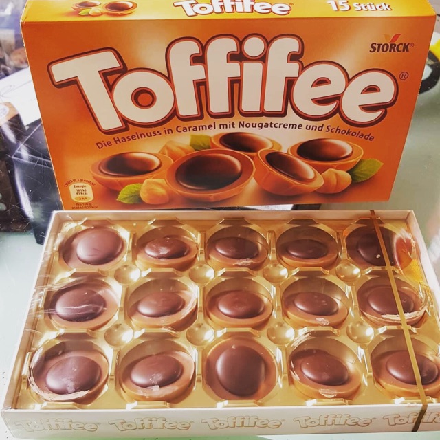 Kẹo caramel phủ socola nhân hạt dẻ 100g - Toffifee