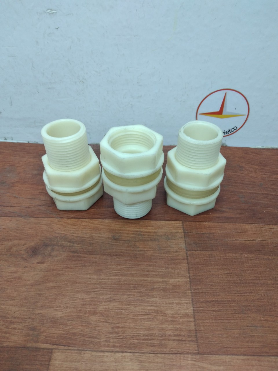 Ốc siết bồn nước phi 34 (1 bộ)