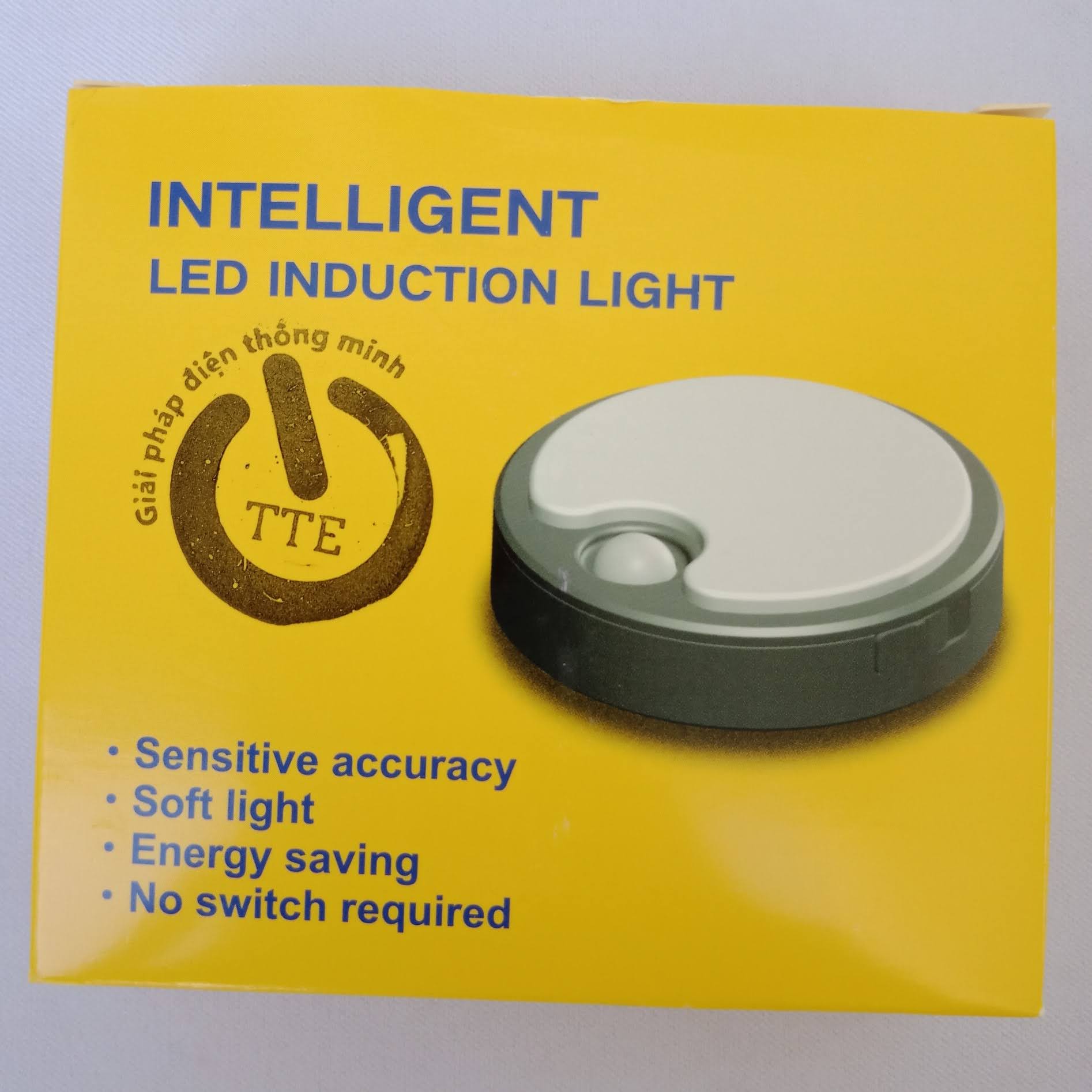 Đèn Led cảm ứng dán tường sử dụng PIN AAA, tự động chiếu sáng