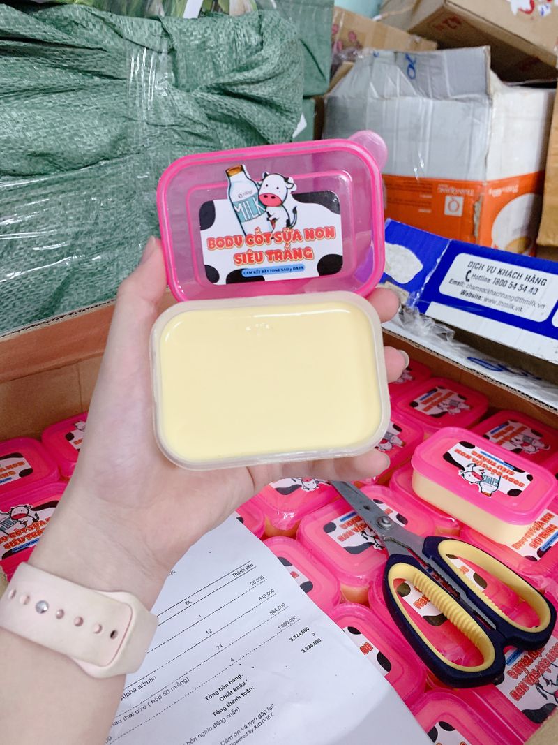 Kem Body Cốt Sữa Non lên tone rõ rệt
