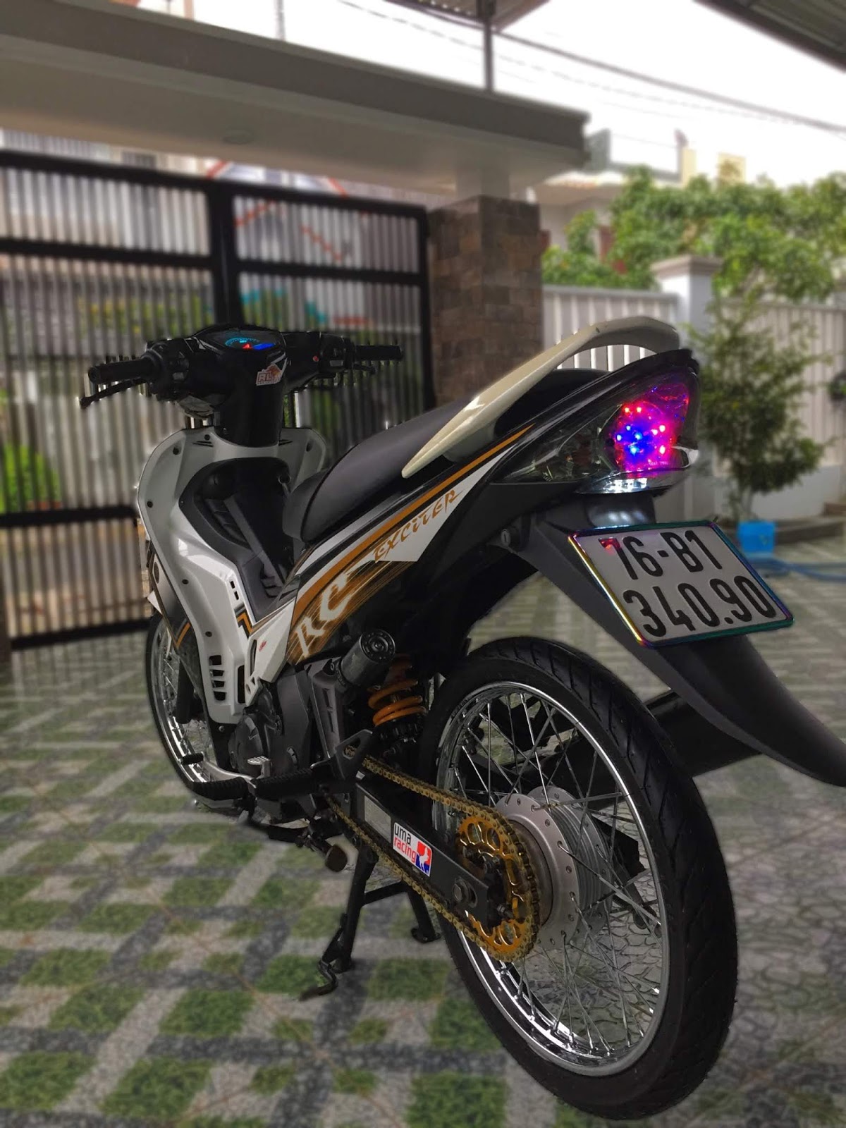 ĐÈN HẬU EXCITER 135 nhập MALAY