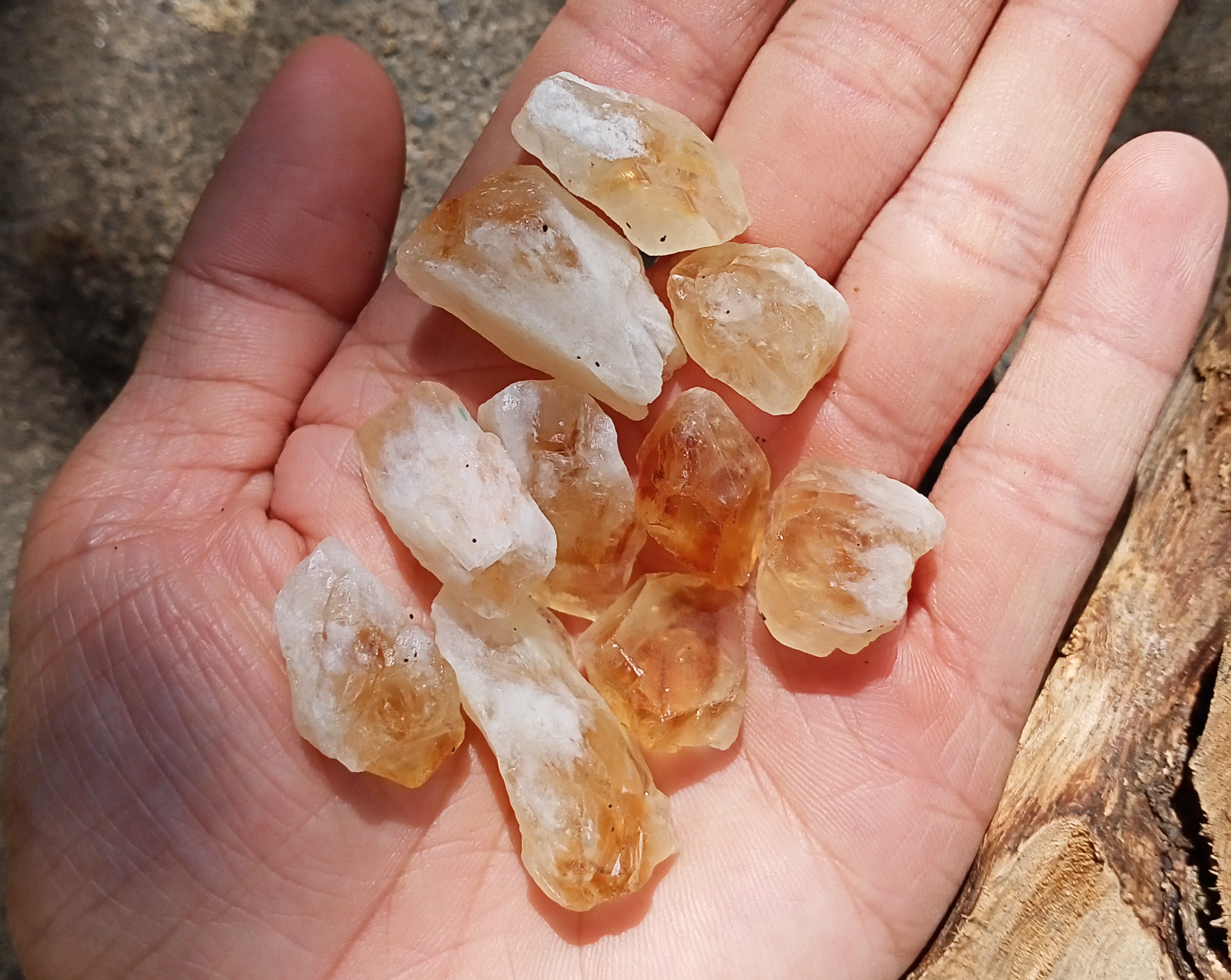 Viên thạch anh trắng x vàng(white quartz x citrine)