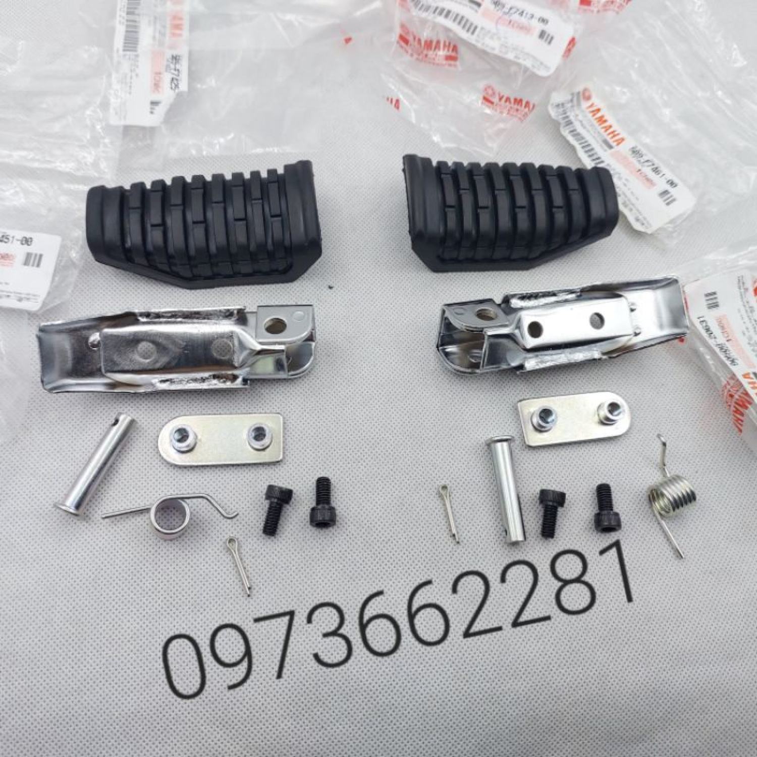 Full bộ cao su gác chân trước xe exciter 135 2010-2011, jupiter zin yamaha