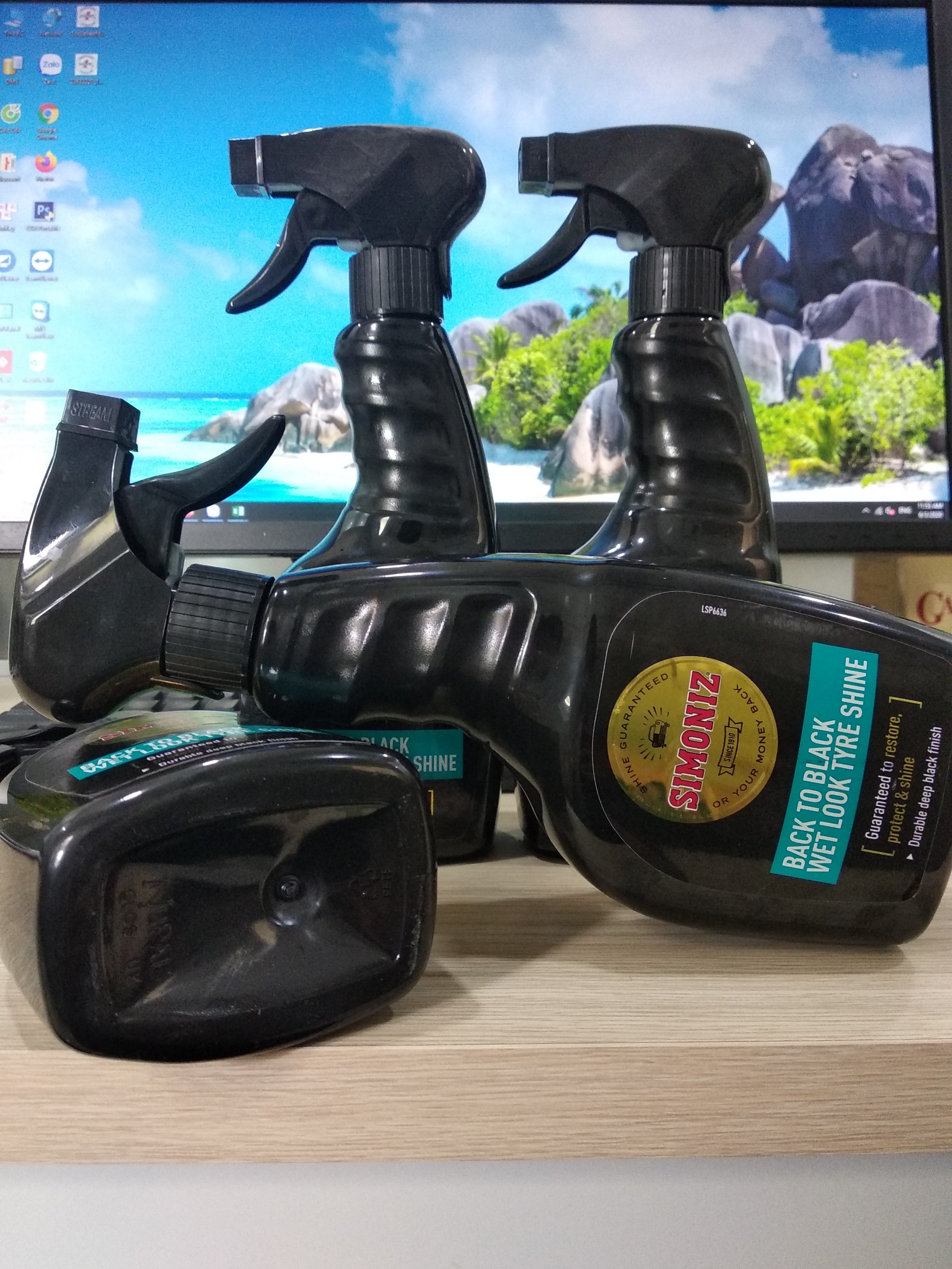 HCM - Xịt bóng vỏ xe - Simoniz