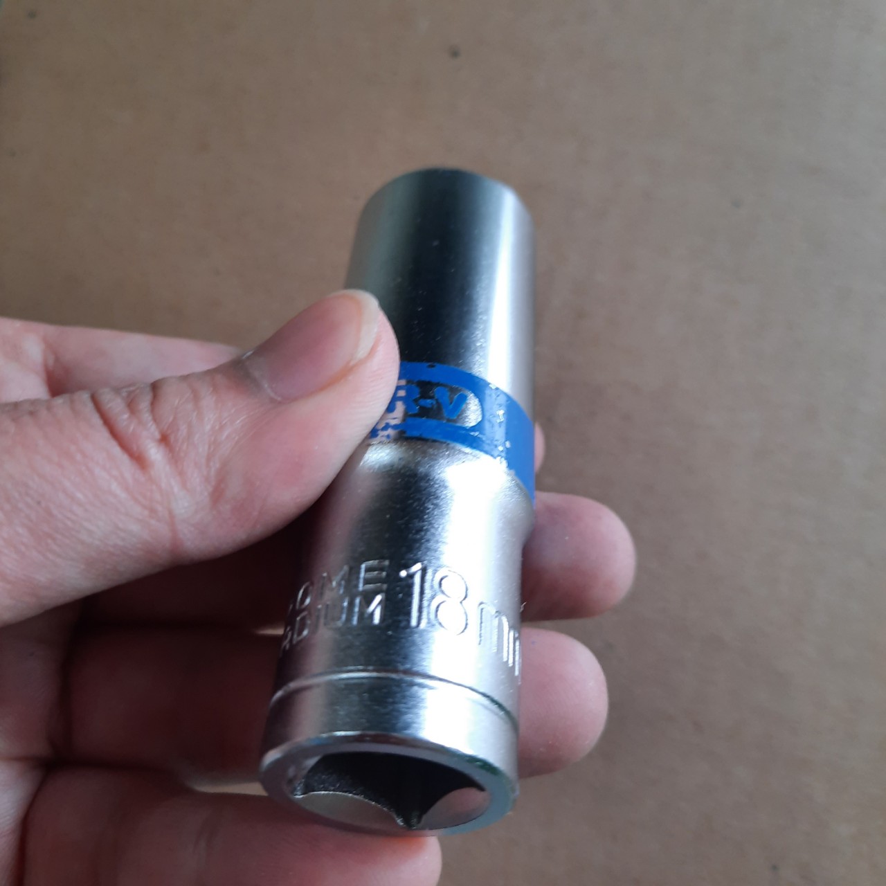 Đầu khẩu vặn ốc 1/2 inch dài số 18mm- khẩu lục giác