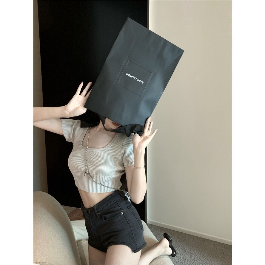 Áo thun nữ cổ vuông style croptop khoe eo