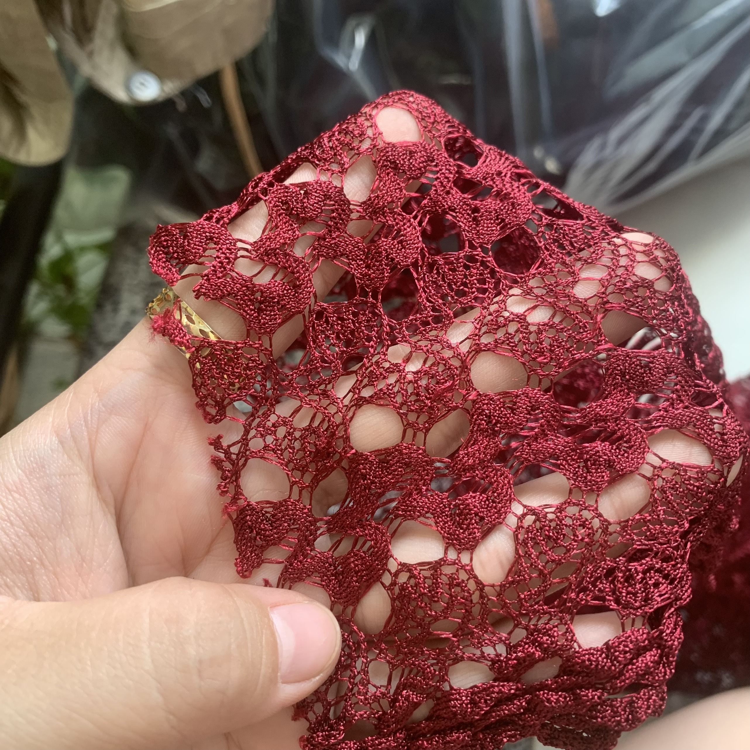 1 Mét Vải Ren Chỉ Màu Đỏ Đô Khổ 1m6 Hàng Công Ty