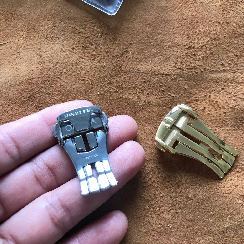 Khóa đồng hồ Omega cao cấp
