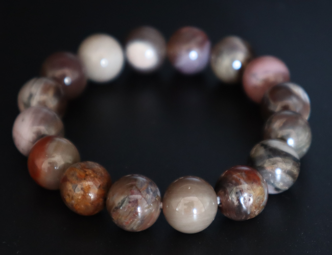 [HCM]??Gía Sốc ?? Vòng tay gỗ hóa thạch tự nhiên 6MM  kiểu dáng đẹp tinh tếsản phẩm như hình