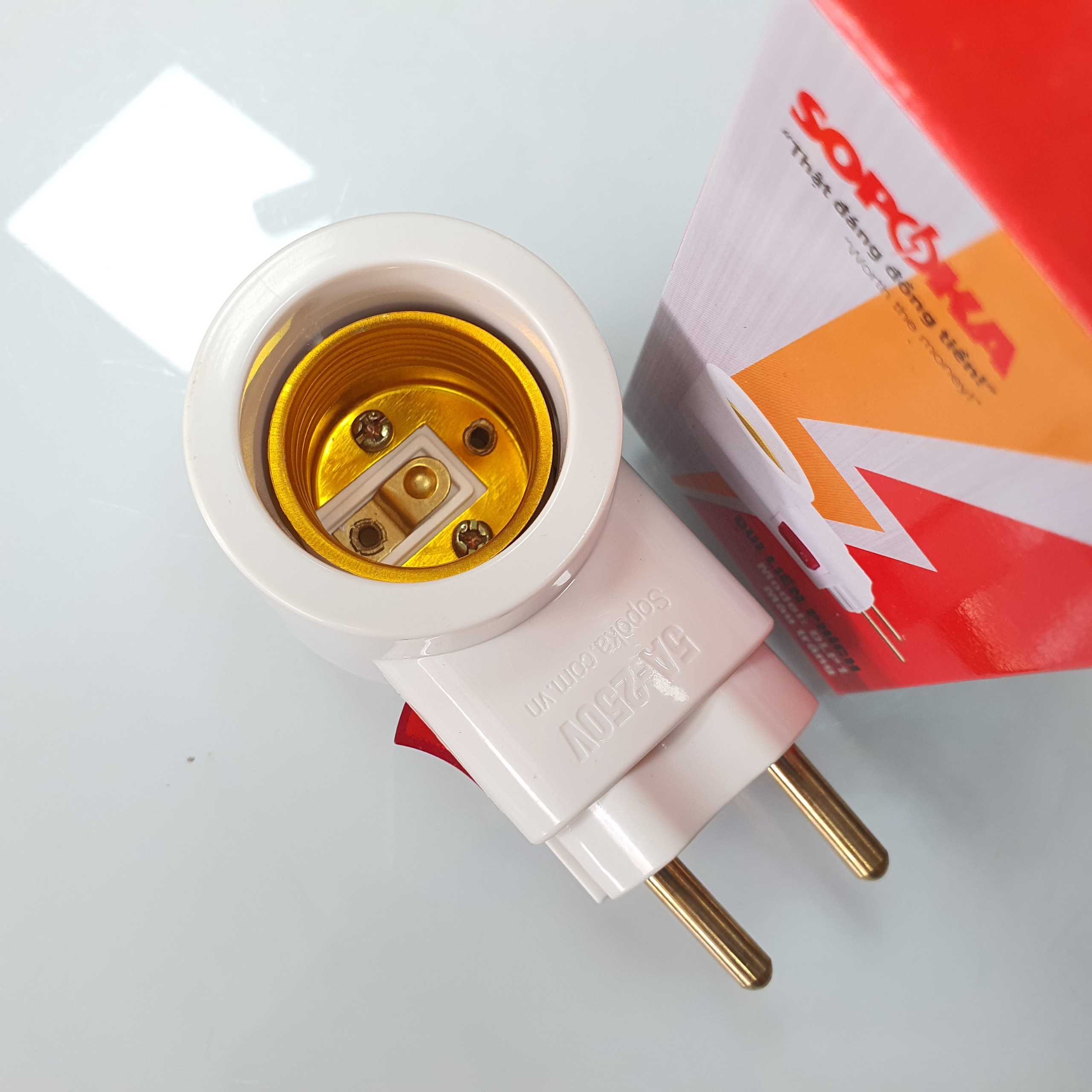 Đui đèn có công tắc liền phích cắm E27 SOPOKA (chỉ đui đèn)
