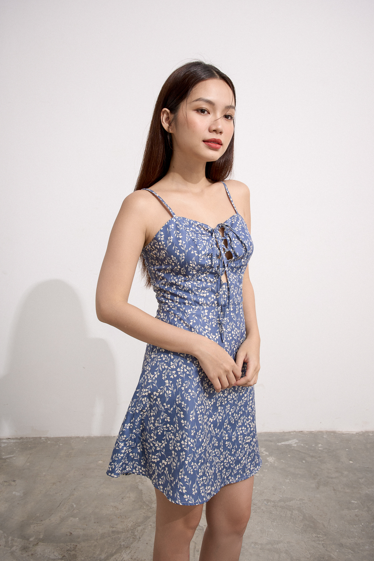 [NHẬP MÃ NOVFALAZSOCIAL02 GIẢM 40K ĐƠN 199K  ] Đầm Maybi midi xòe lụa phối đan dây cột nơ