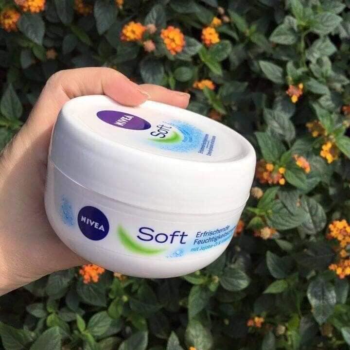 Kem dưỡng da giữ ẩm chống nẻ Nivea Đức