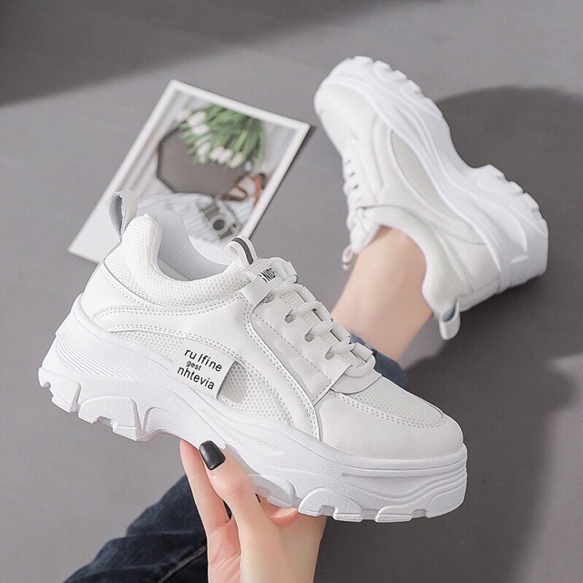 Giày sneaker nữ hot 2022