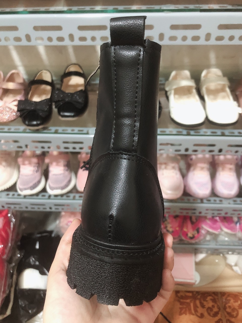 Giày boot trẻ em BOT15A size 35 đến 39 form lớn