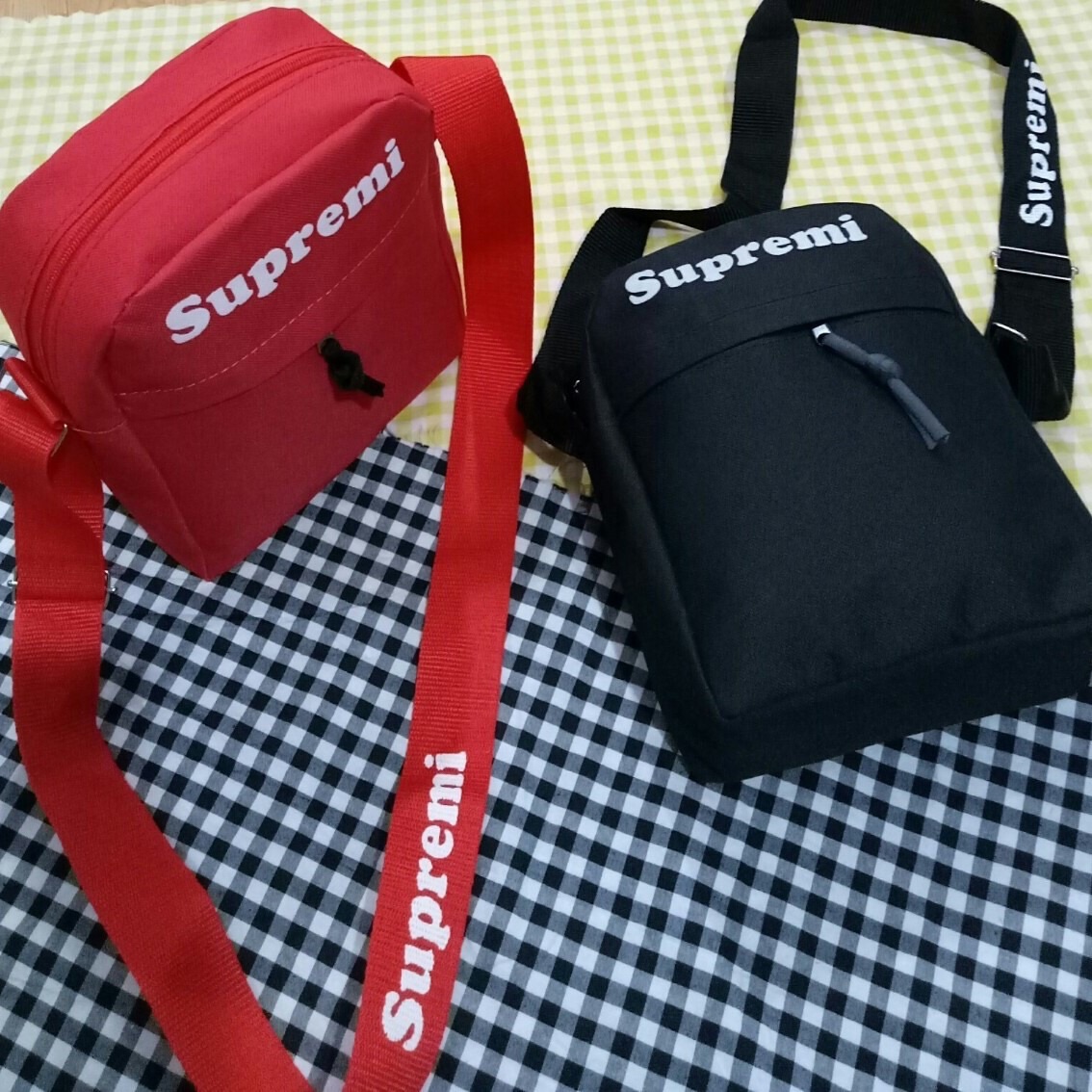 Túi đeo chéo nam nữ Supreme