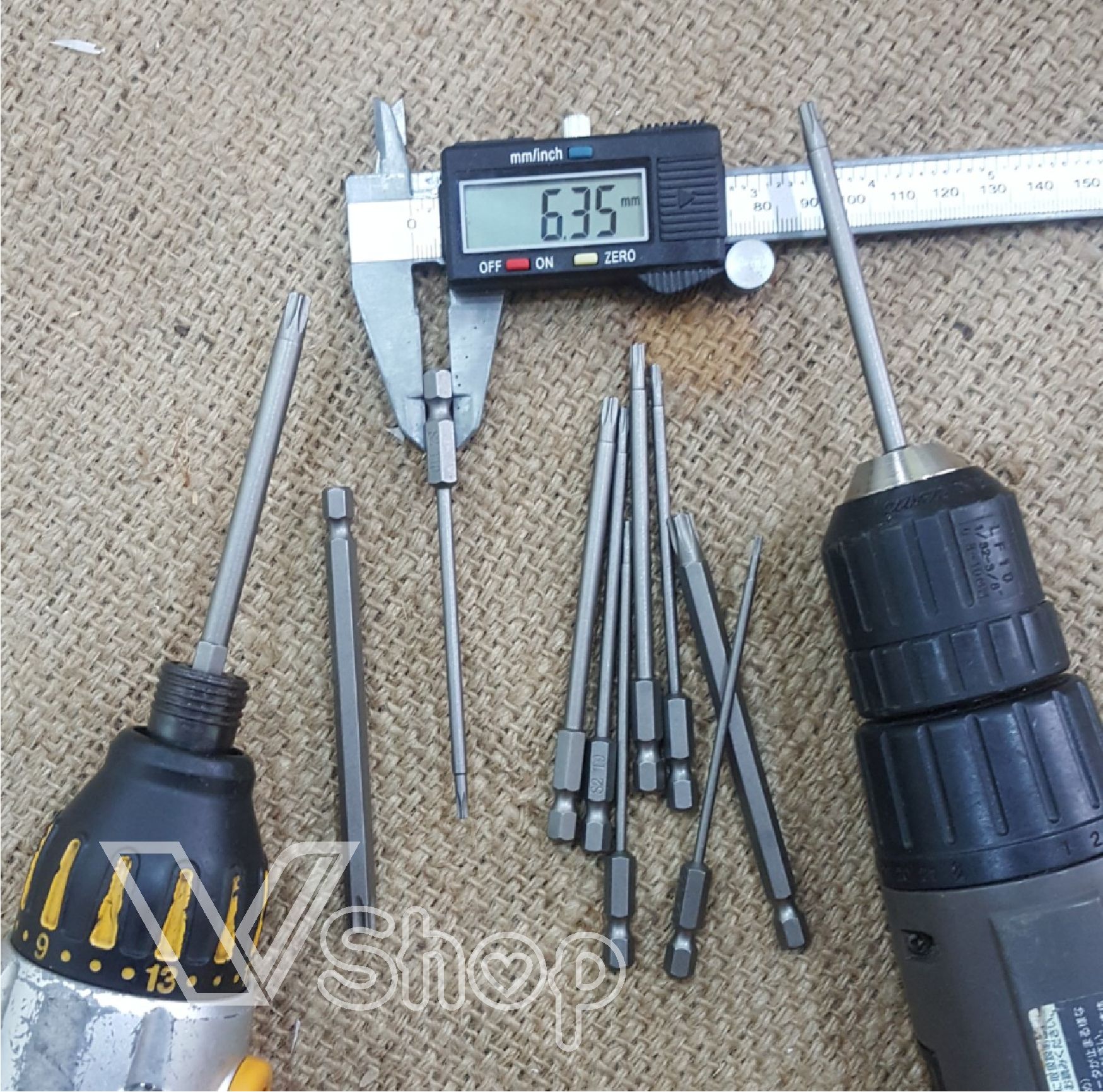 đầu mở ốc vít, dạng hoa thị. có lỗ. 7cm và 10cm