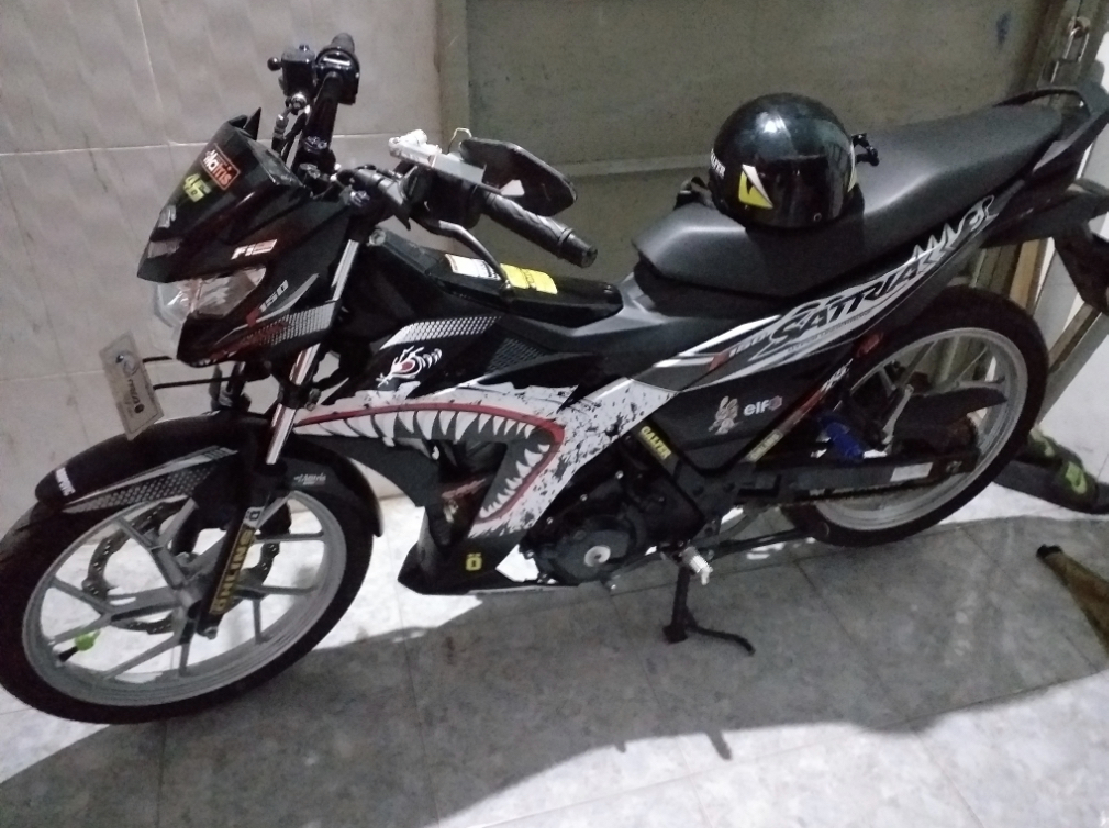 Tem rời satria fi cá mập dán xe đen