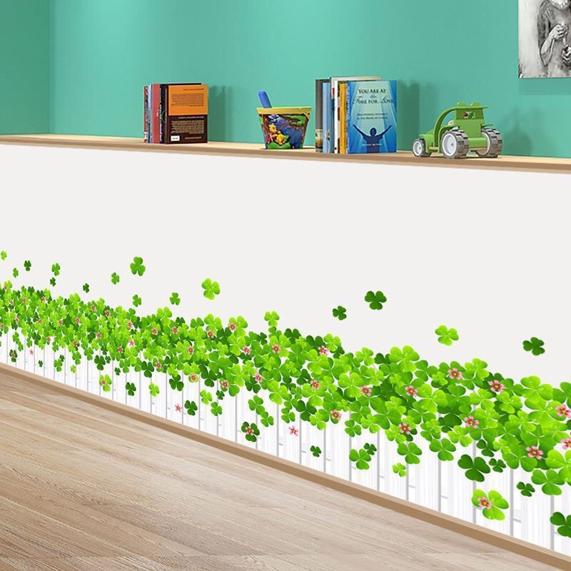 Decal dán chân tường hàng rào cỏ ba lá.