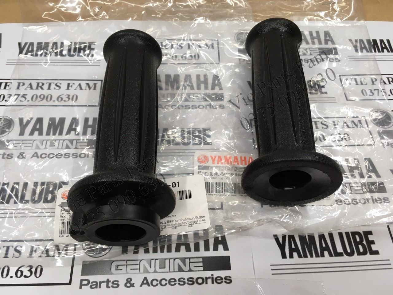 Bọc tay lái trái phải xe ga Mio 2012 , Chính hiệu Yamaha Motor VN