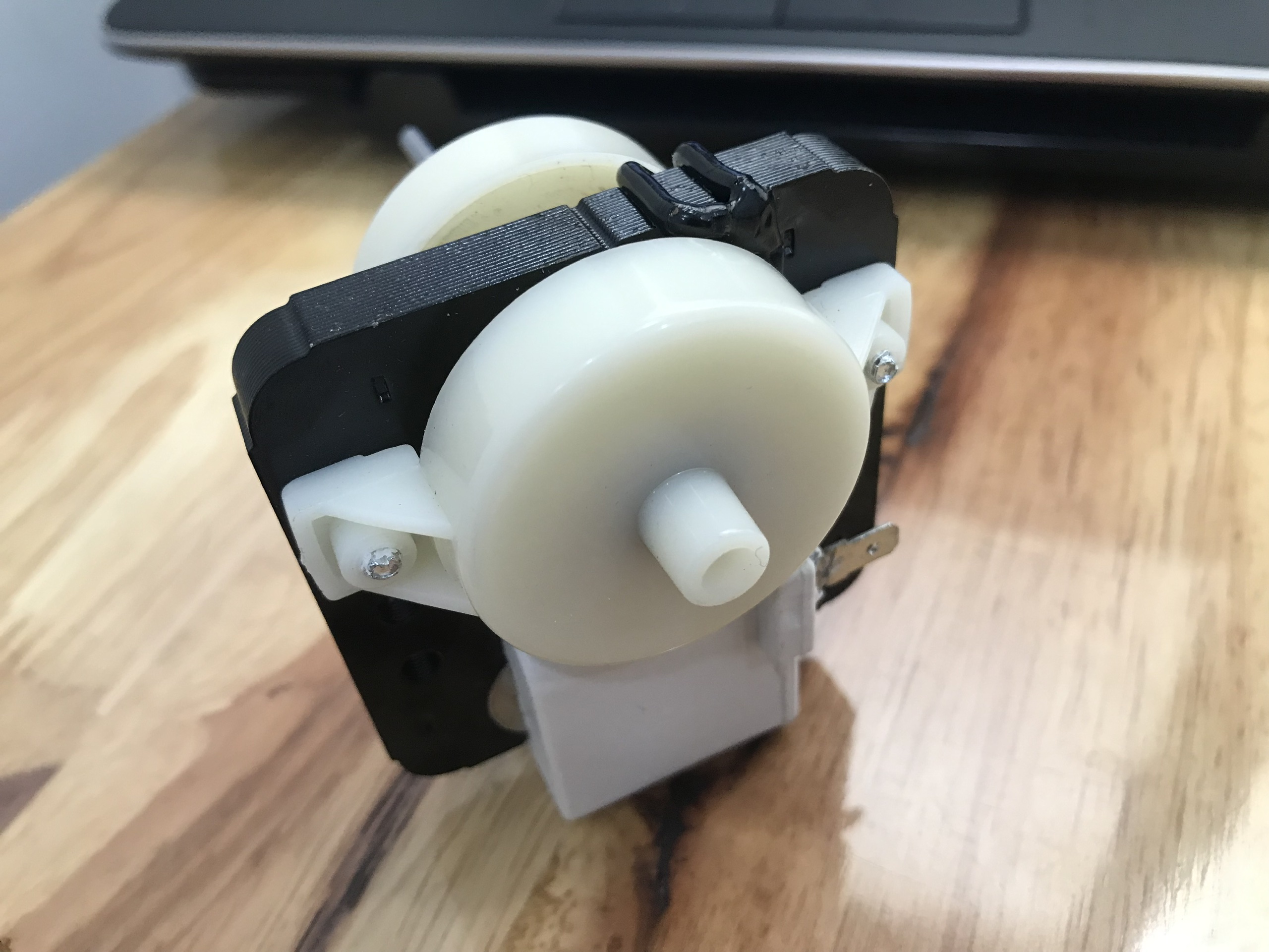 Motor quat tủ lanh Sanyo