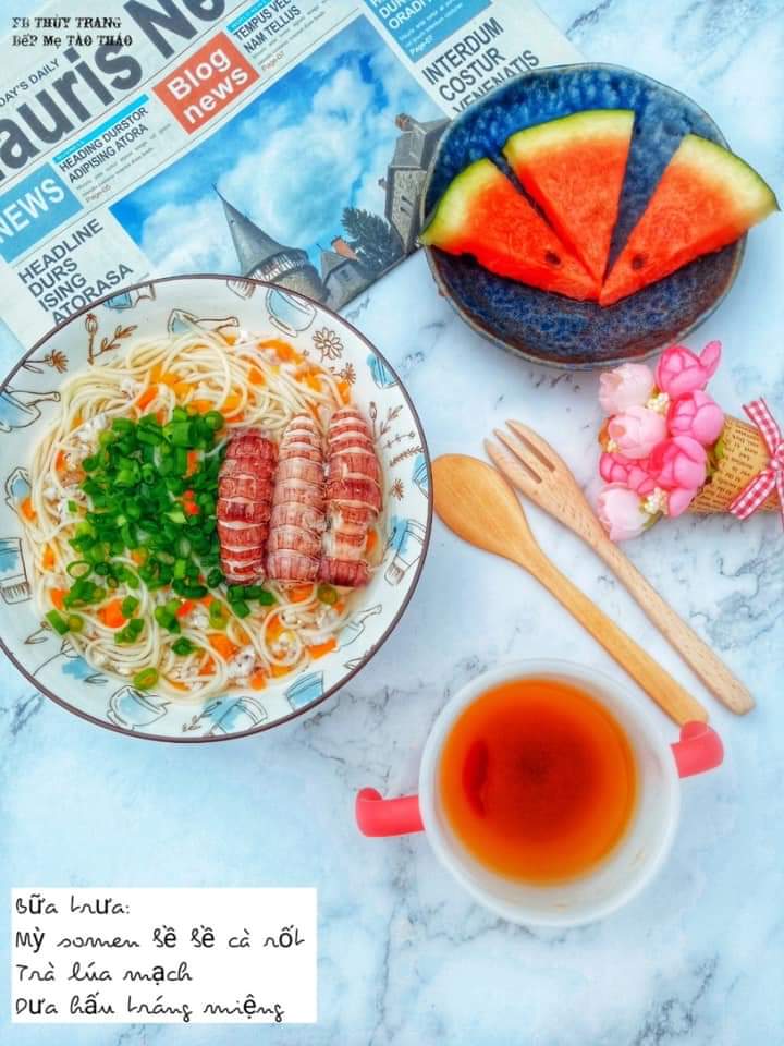 Mì ăn dặm rau củ hữu cơ Mennosato cho bé (mỳ sợi rau củ tách muối)