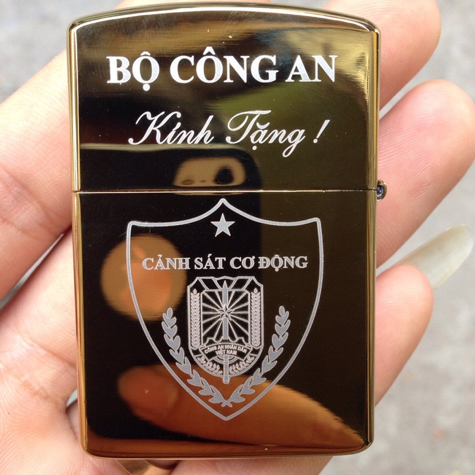 Zippo khắc laze logo cscđ vàng