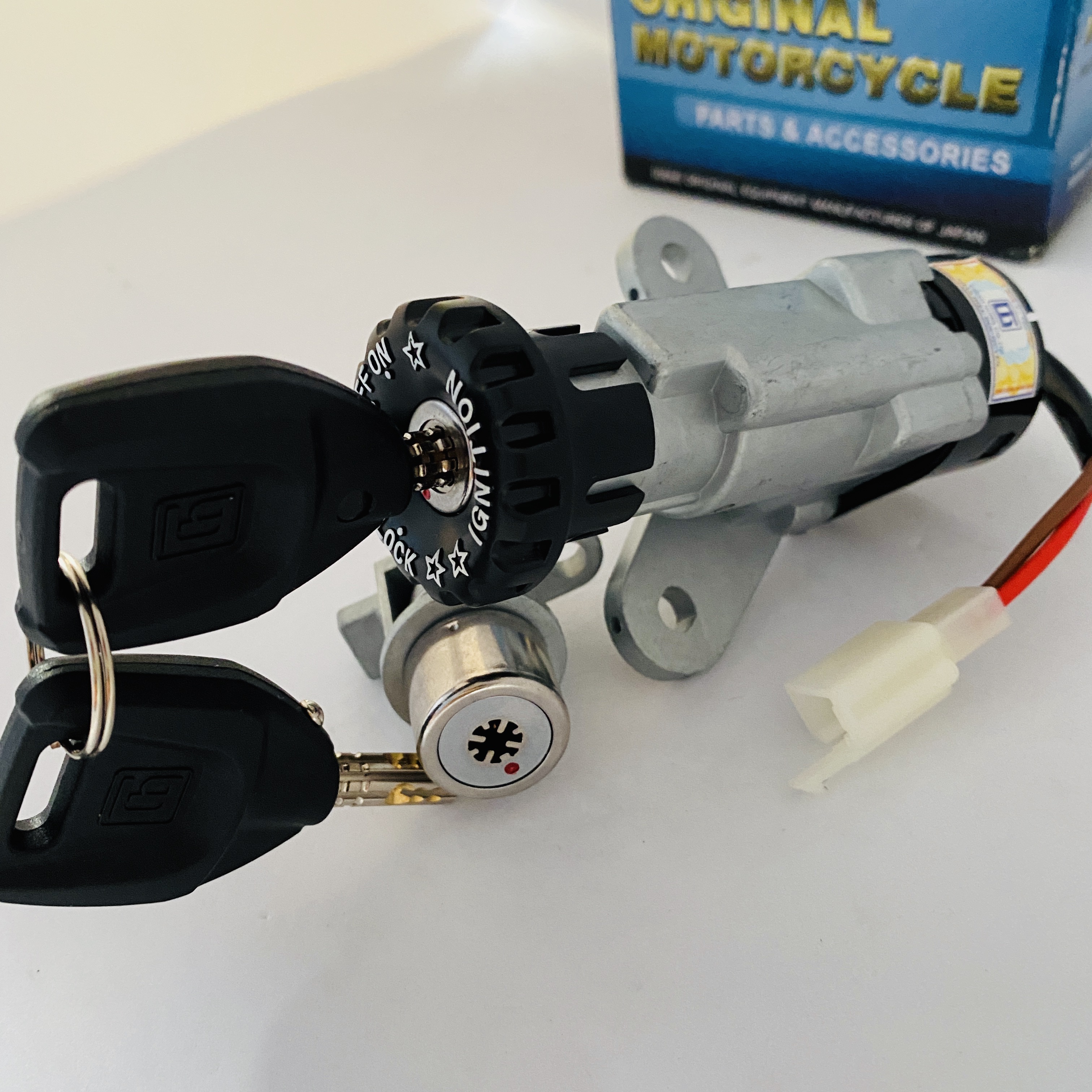 Ổ Khóa Từ 8 cạnh Yamaha Jupiter (2 Dây)