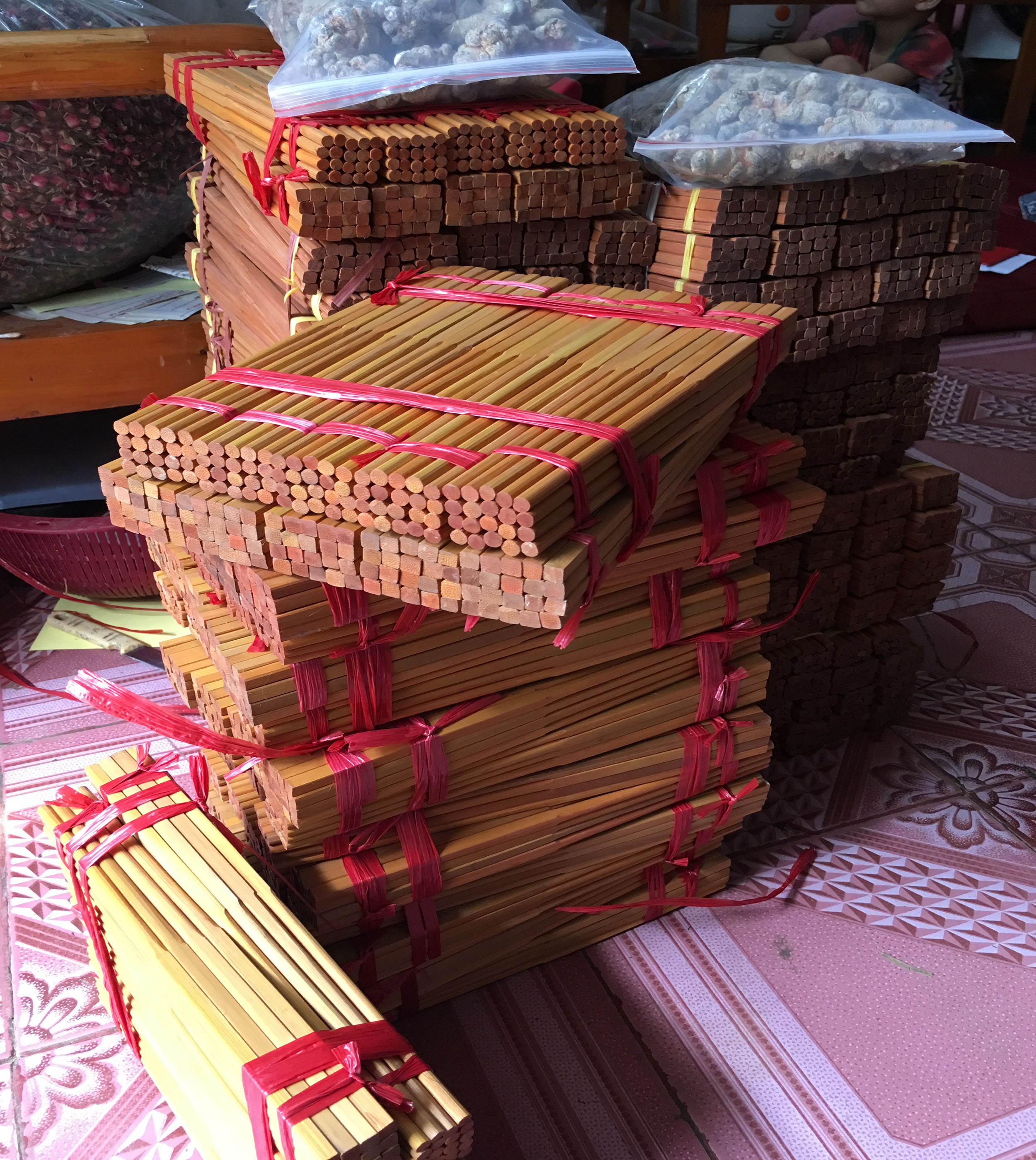 ĐŨA TRE - VÓT THỦ CÔNG 100 ĐÔI