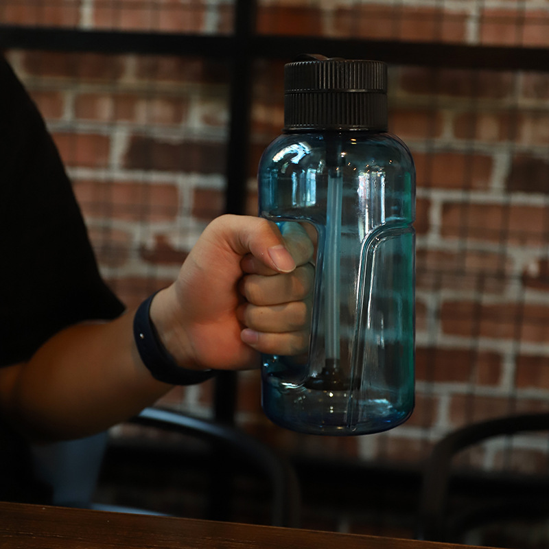 Bình nước thê thao có ống hút dung tích 1000ml