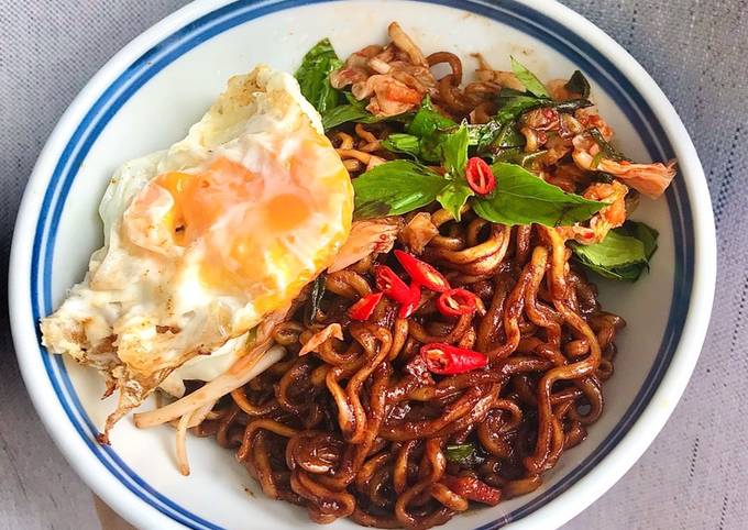 Mì Jin xốt tương đen Otoki gói 135g