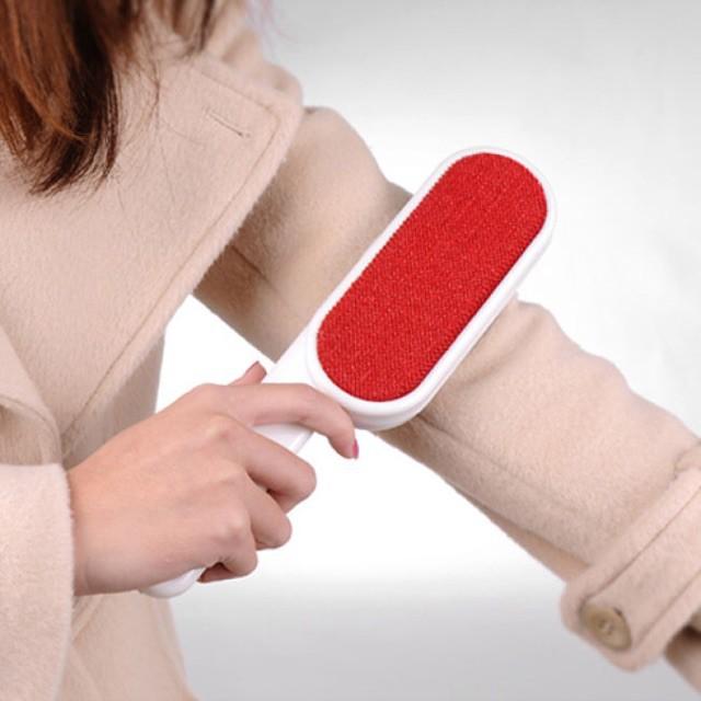 Cây Phủi Bụi Quần Áo Tiện Dụng