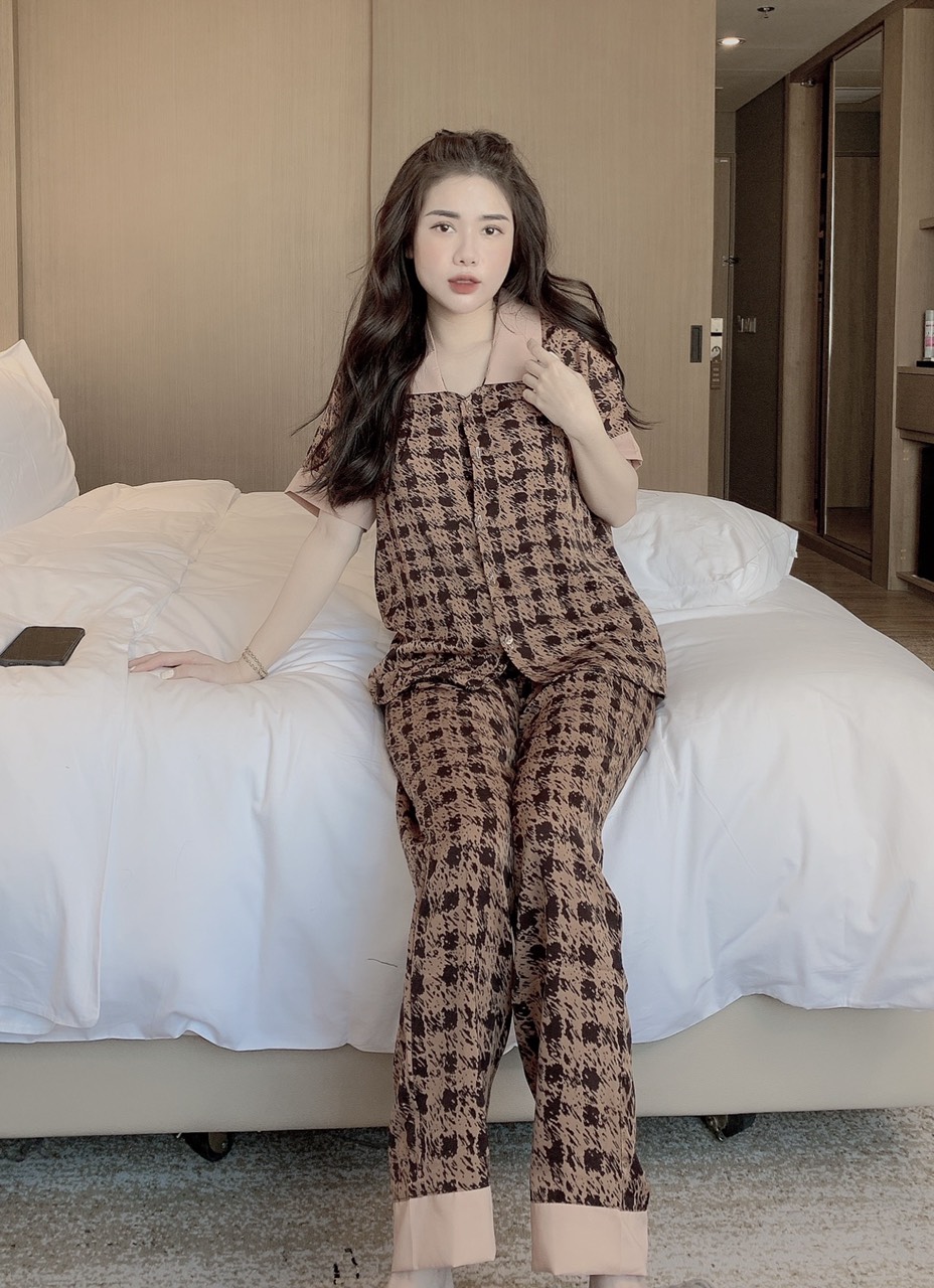 Bộ Lụa Mango Cao Cấp Cổ Sen Sang Trọng