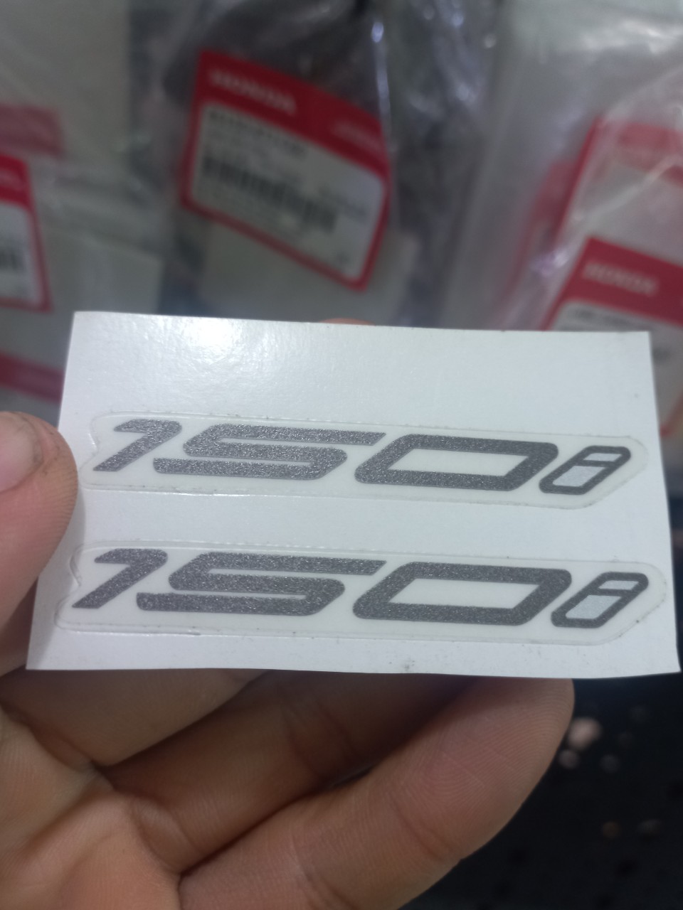 TEM SỐ 150I MÀU ĐỎ . ĐEN ( GIÁ 1 CẶP )
