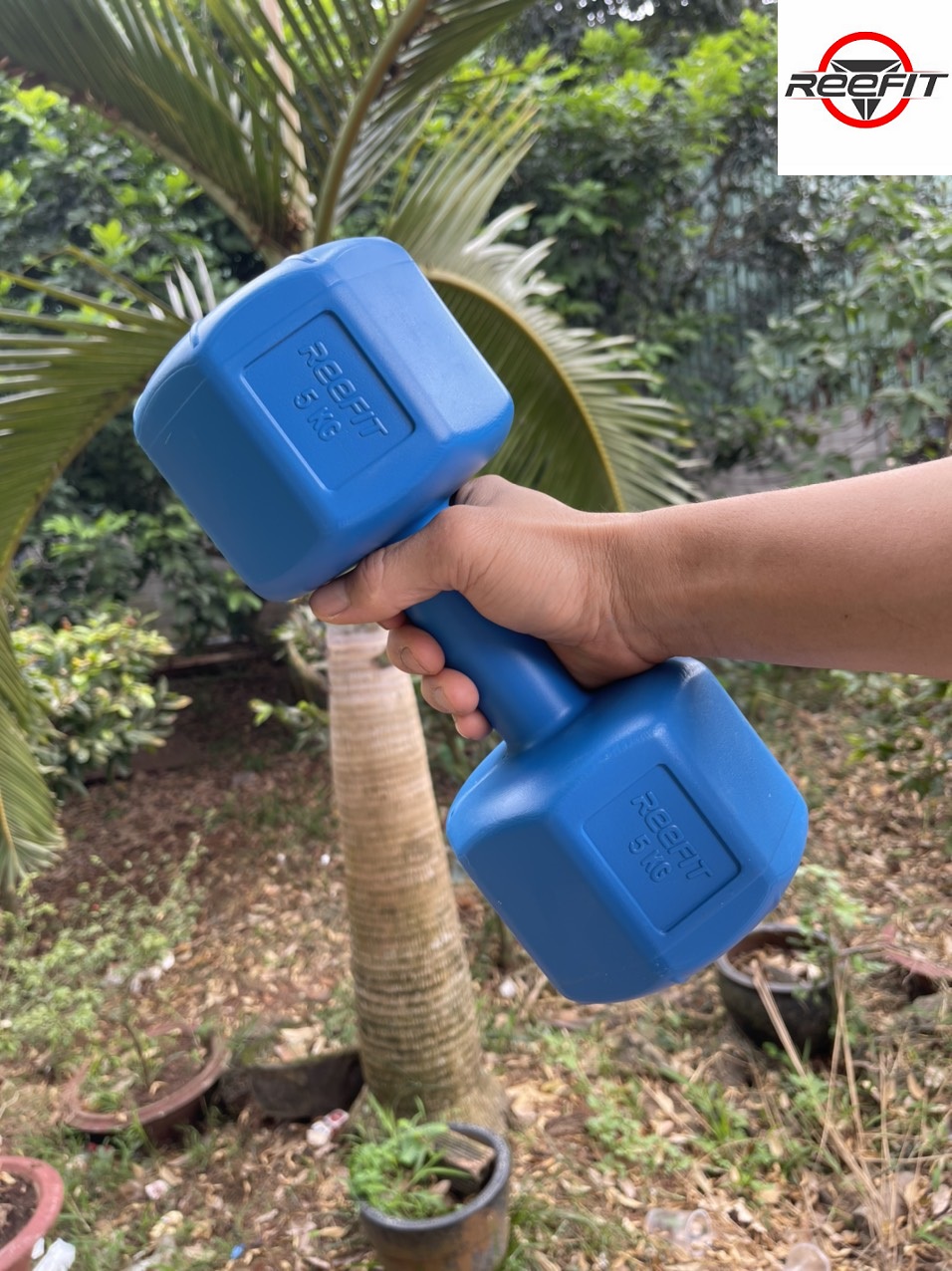 Tạ tay nhựa bát giác 5kg Reefit đã có ruột (1 cái)
