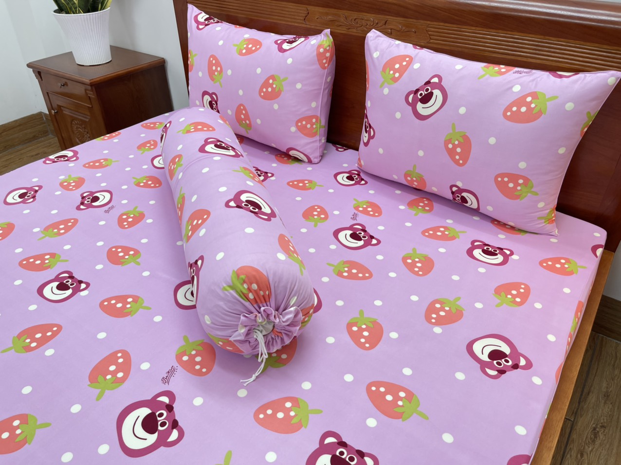 Bộ ga giường, Ga nệm Thun Lạnh Hàn Quốc 4 món (1 ga bọc + 2 vỏ gối nằm + 1 vỏ gối ôm)
