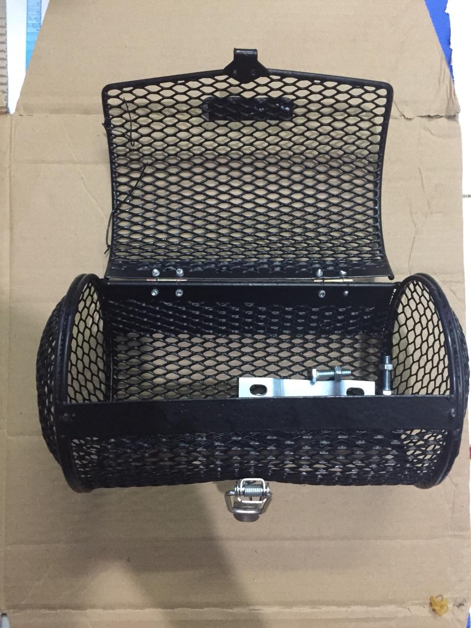 Empty Basket for Dream Car