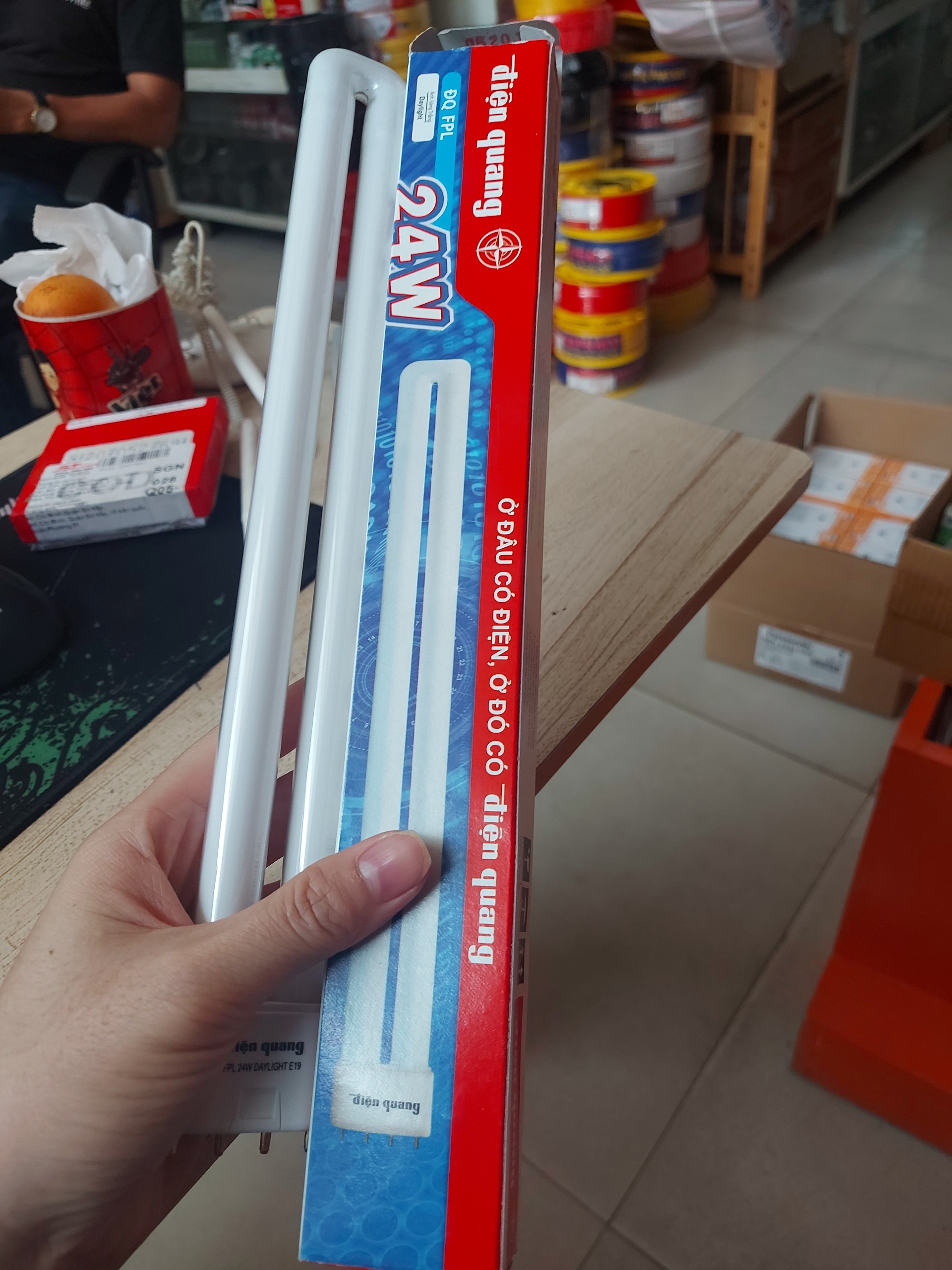 BÓNG ĐÈN DOUBLE WING 24W ĐIỆN QUANG- TRẮNG