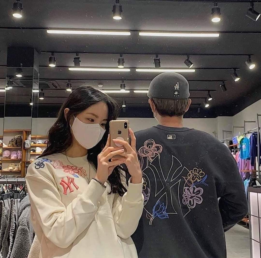 Áo Sweater MLB NY thêu hoa cực nét