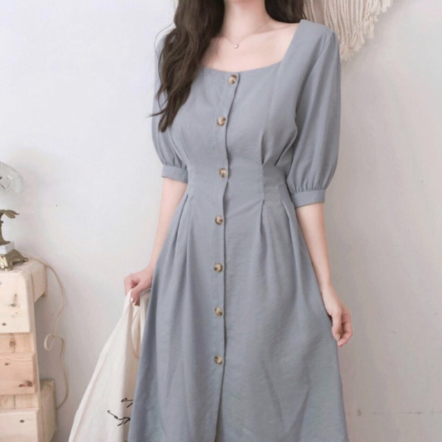 Đầm xám cổ vuông tay lỡ