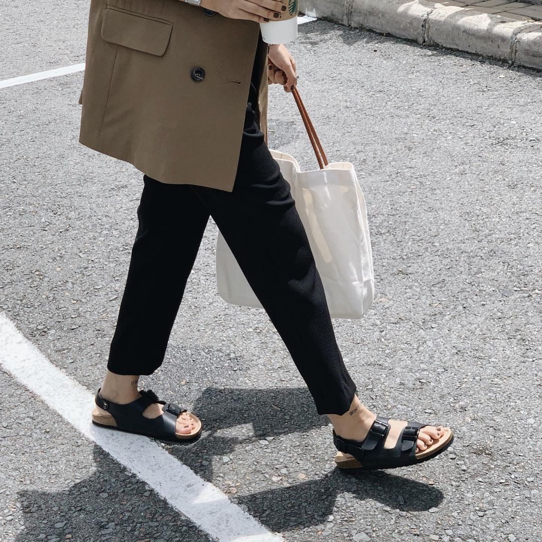 Giày Sandal Đế trấu Unisex 2 khóa da pu đen
