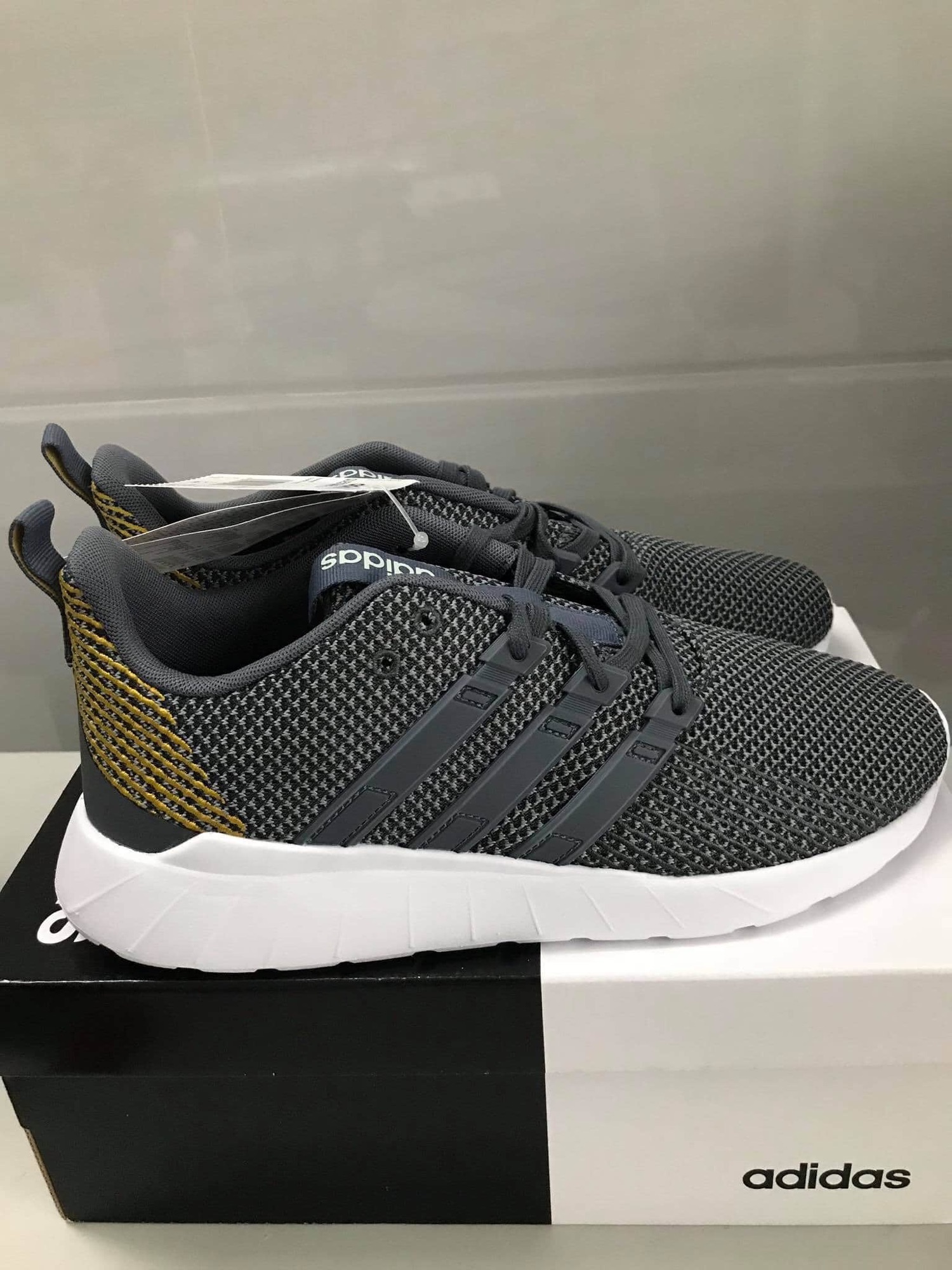 Giầy Adidas Questar Flow