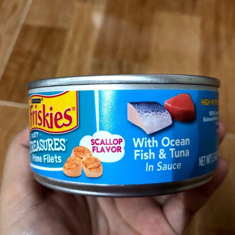 Friskies Treasures Oceanfish & Tuna. With Scallop Flavor.