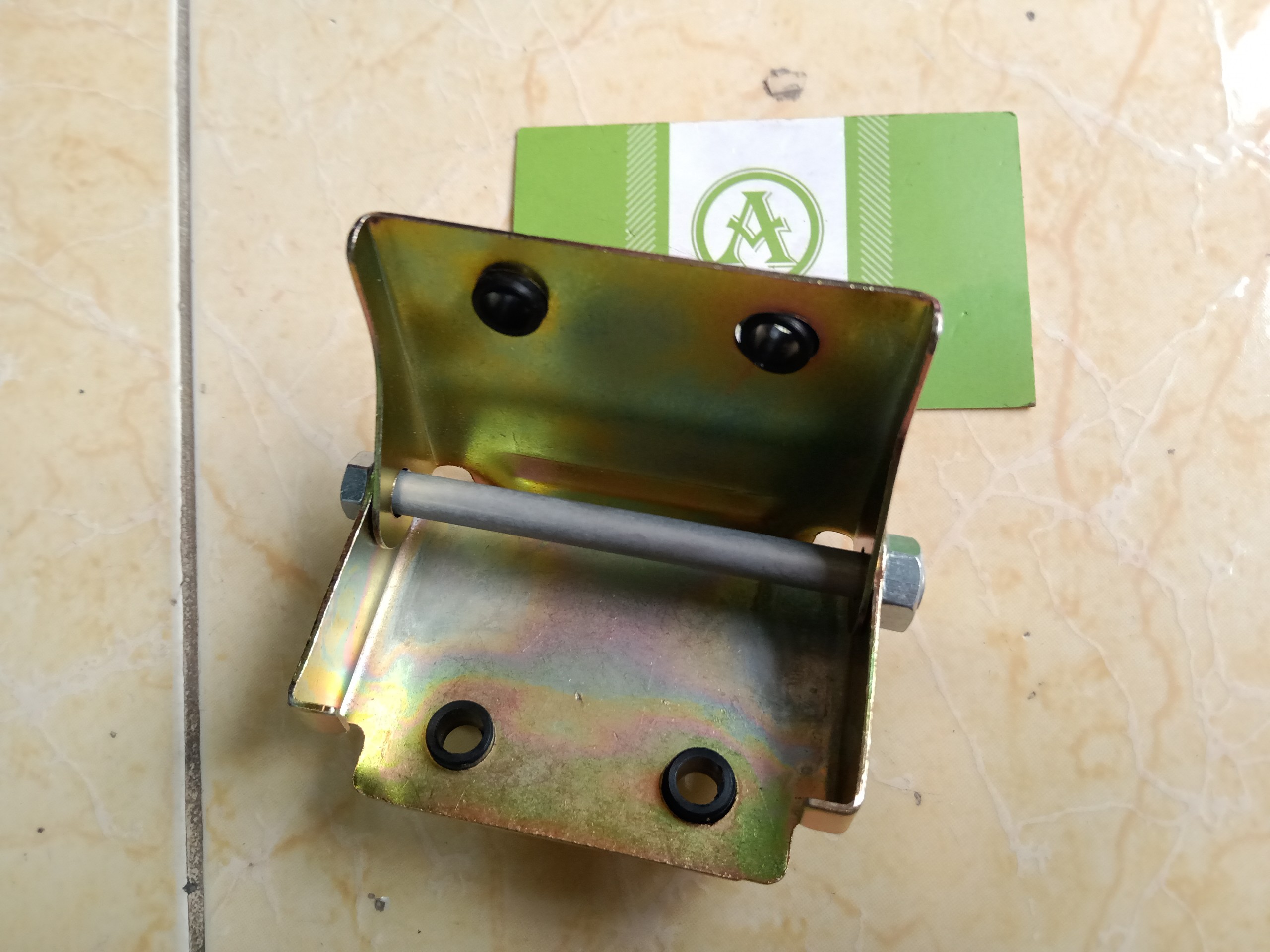 pát gắn yên (bản lề) cho xe cub 81,86,82,84