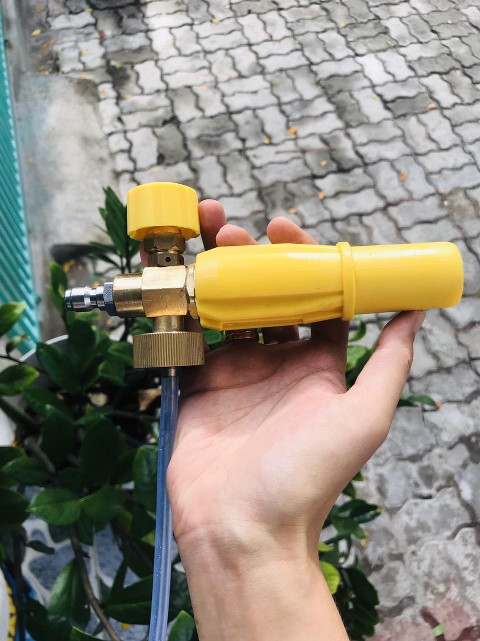 Bình phun bọt tuyết rửa xe cầm tay