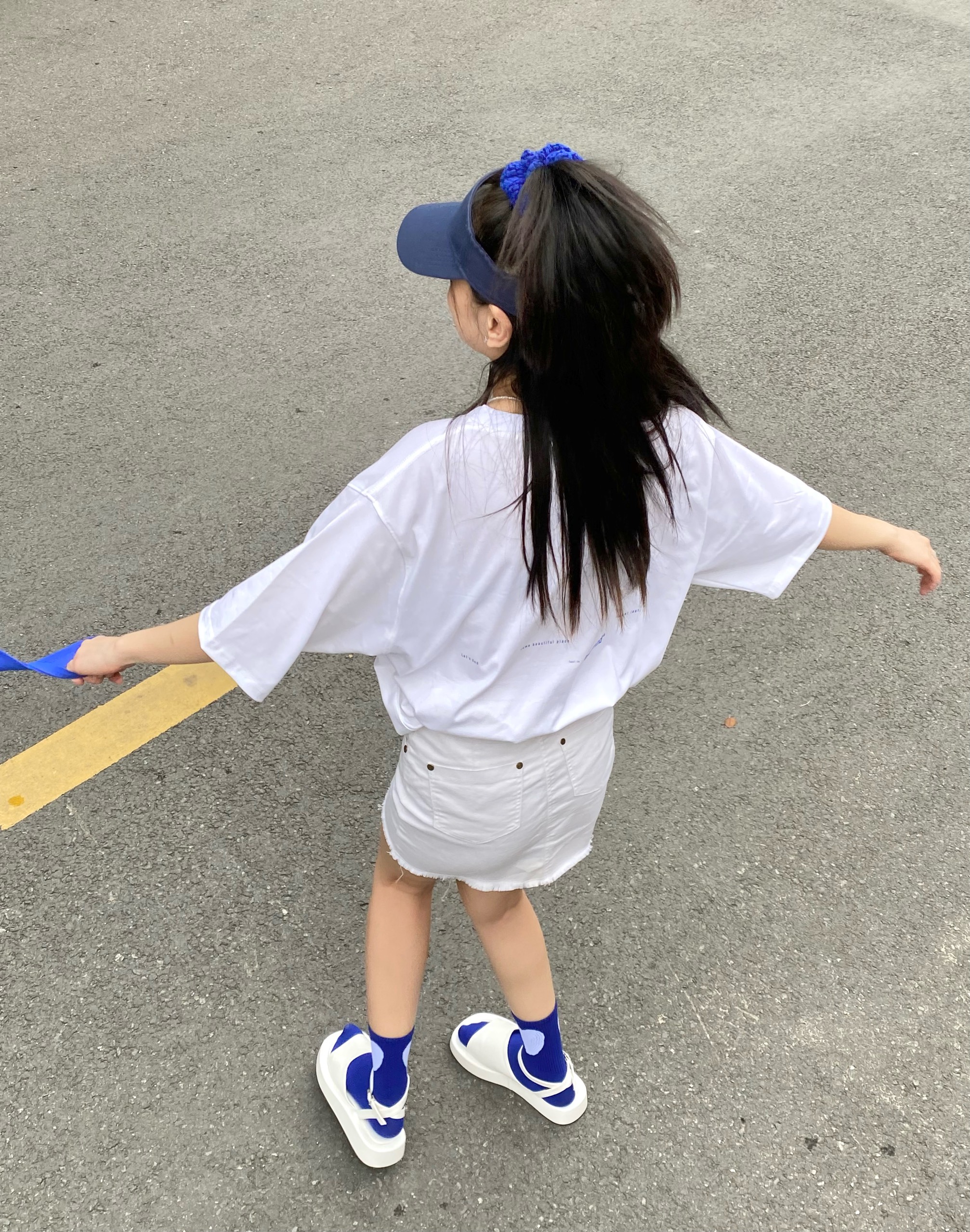Áo Thun Lost In Madmind Màu Trắng