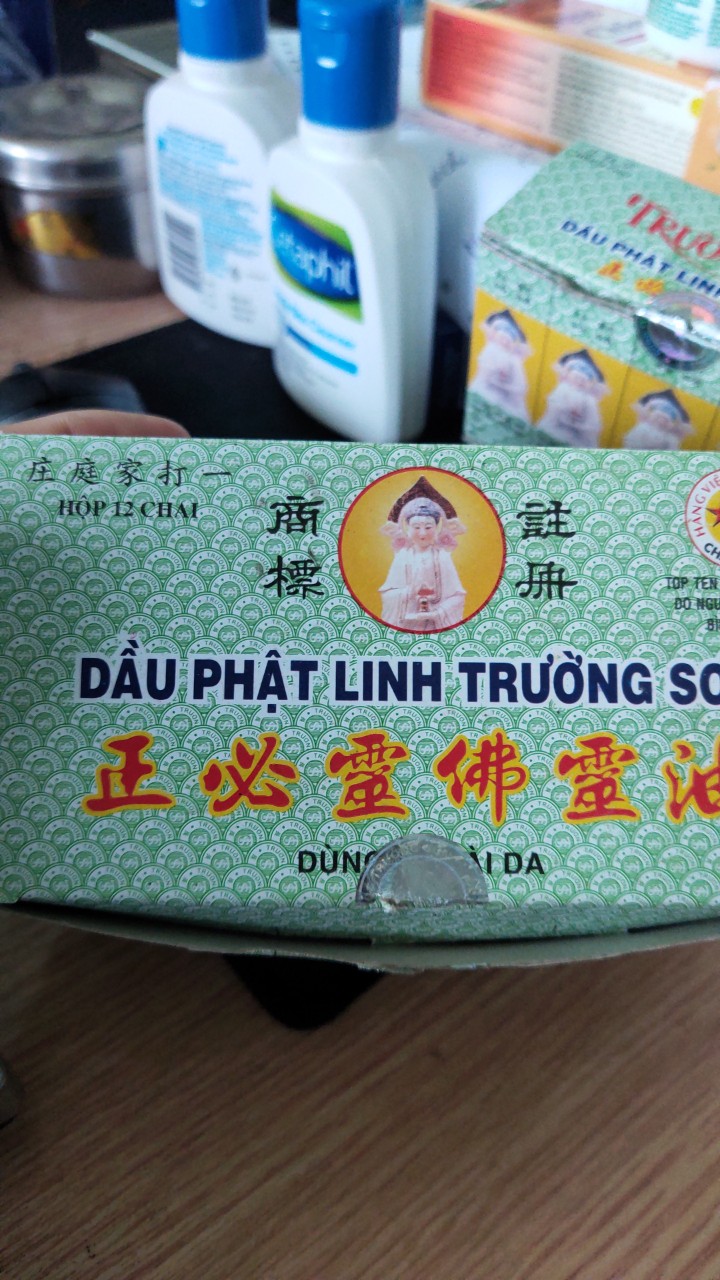 Combo 12 lo dầu phật linh Trường Sơn (K/M tặng 2 lọ dầu cao sao vàng)