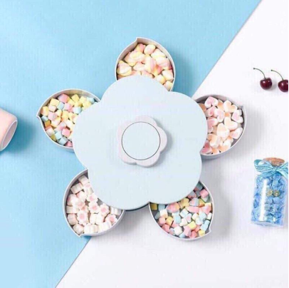 Khay đựng mứt - bánh kẹo xoay 5 cánh hoa siêu độc lạKhay đựng mứt tết, bánh kẹo hoa quả tết 1 tầng 5 cánh xoay 360 độ sang trọng tiện dụng gọn gang, hộp đựng mứt