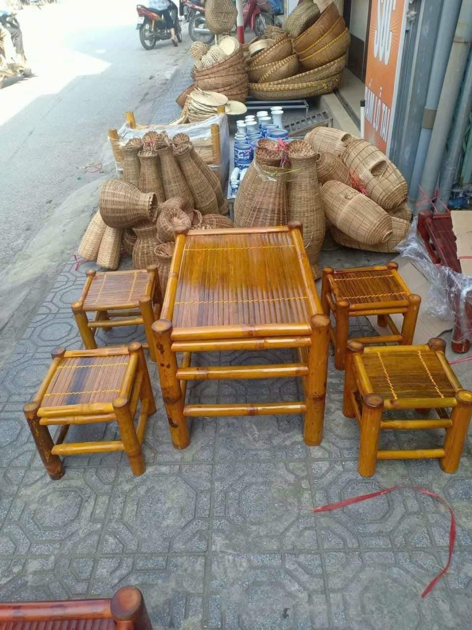 Bàn ghế tre tự nhiên