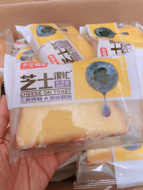 Bánh Sandwich Dâu tây 1 cái