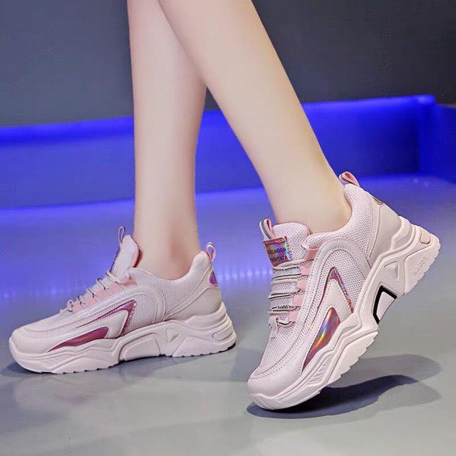 Giày sneaker nữ TK siêu phẩm